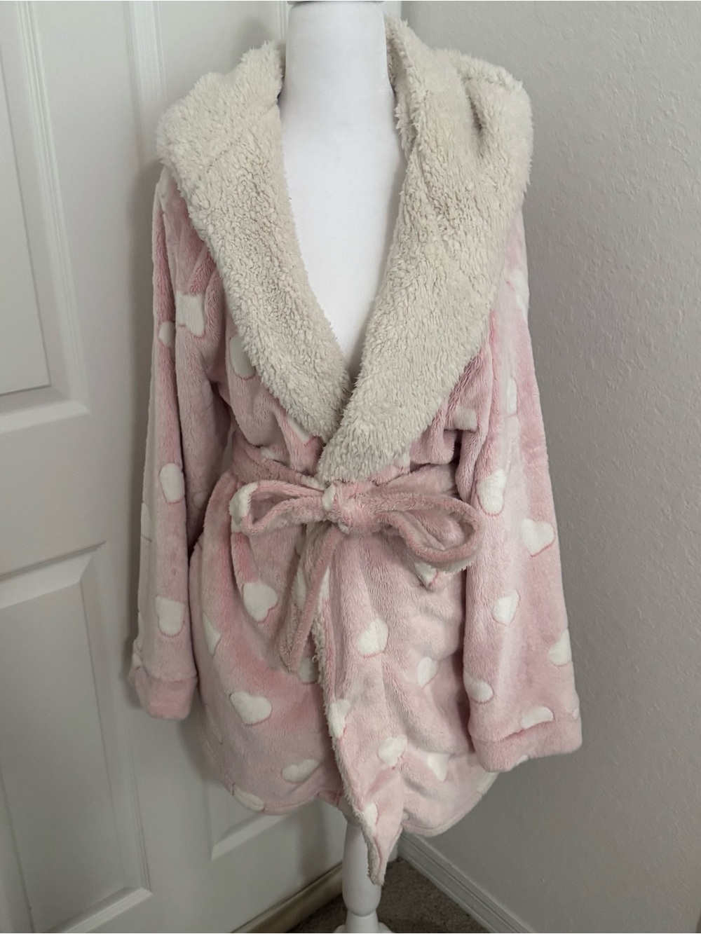 Pink and White Heart Hooded Fluffy Sherpa Bath Lounge Robe